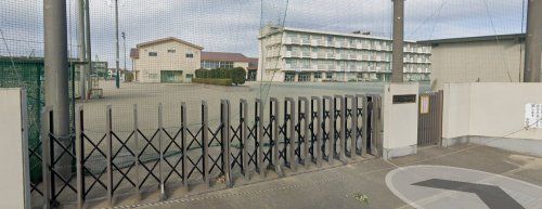 近くの前橋市立箱田中学校まで991m（徒歩13分）