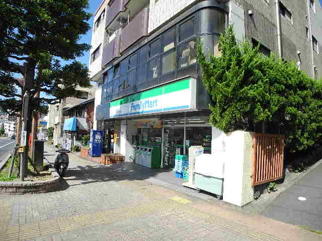 近くのファミリーマート 蛍茶屋店まで1,344m（徒歩17分）