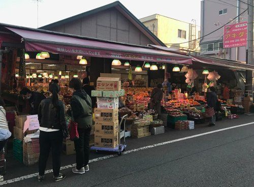 近くのアキダイ関町本店まで436m（徒歩6分）