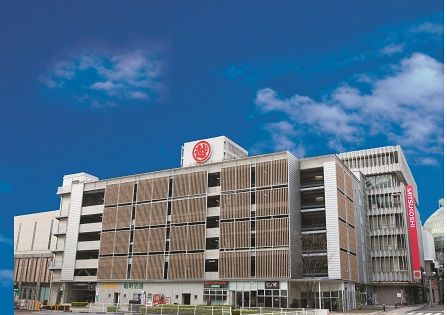 近くの高松三越まで379m（徒歩5分）