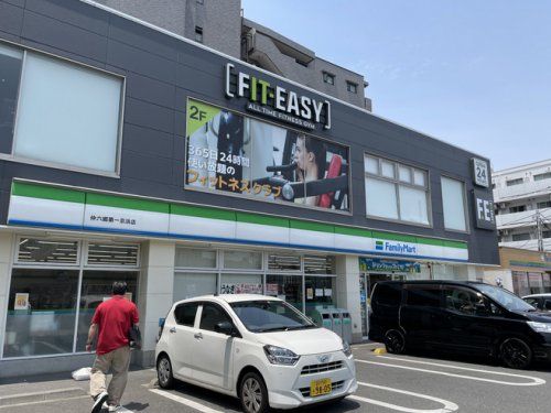 近くのファミリーマート　六郷土手店まで99m（徒歩2分）