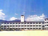 近くの神戸市立西郷小学校まで709m(徒歩9分)