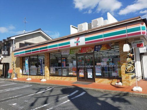 近くのセブンイレブン 江南宮後町砂場店まで302m（徒歩4分）