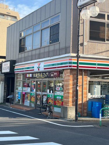 近くのセブンイレブン 豊島千川駅前店まで619m(徒歩8分)