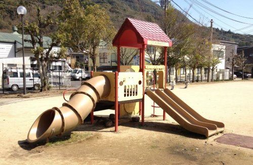 近くの長龍寺公園まで122m（徒歩2分）