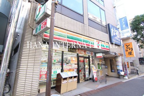 近くのセブンイレブン 西葛西3丁目店まで463m(徒歩6分)
