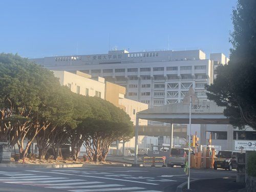 近くの国立大学法人愛媛大学医学部附属病院まで747m(徒歩10分)