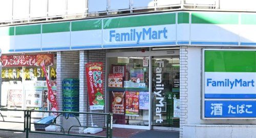 近くのファミリーマート 新中野店まで606m(徒歩8分)
