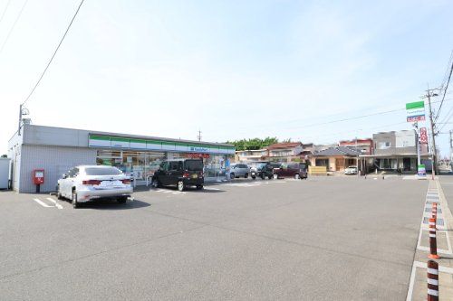 近くのファミリーマート 一宮西萩原店まで1,088m(徒歩14分)