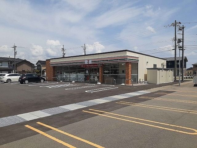 近くのセブンイレブン 氷見窪店まで713m（徒歩9分）