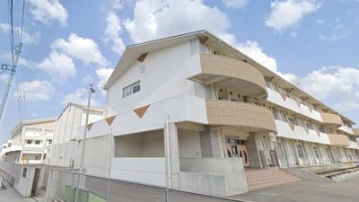 近くの大内小学校まで2,496m(徒歩32分)
