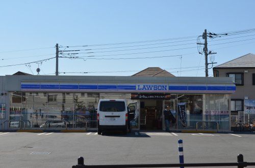 近くのローソンまで802m（徒歩11分）
