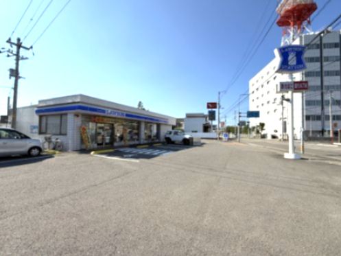 近くのローソン 徳島中島田町店まで593m（徒歩8分）