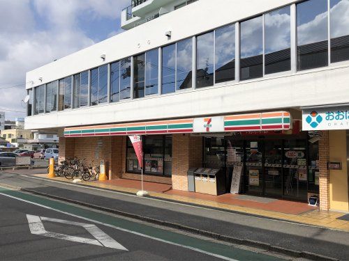 近くのセブンイレブン 京田辺河原店まで113m（徒歩2分）