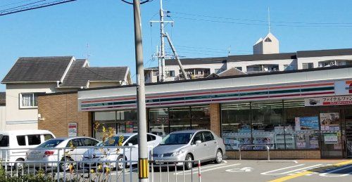 近くのセブンイレブン 枚方出口店まで575m(徒歩8分)