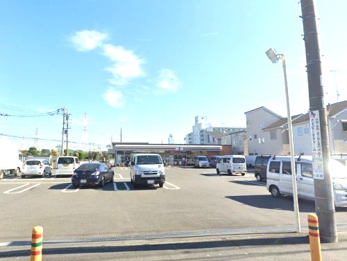 近くのセブンイレブン 厚木岡田4丁目店まで858m(徒歩11分)