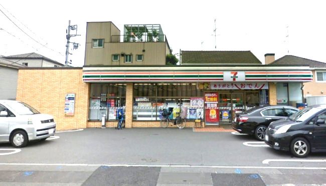 近くのセブン－イレブン横浜北寺尾７丁目店まで703m（徒歩9分）