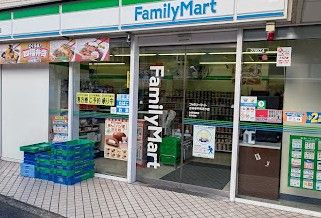 近くのファミリーマート 吉祥寺平和通り店まで420m(徒歩6分)