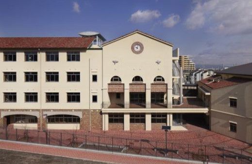 近くの門真市立門真はすはな中学校まで636m（徒歩8分）