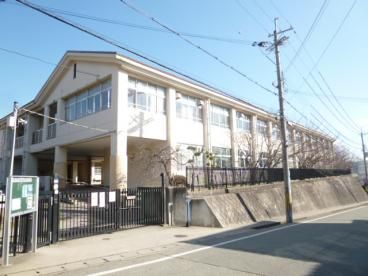 近くの神戸市立有野小学校まで1,022m(徒歩13分)