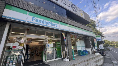 近くのファミリーマート 西武球場駅前店まで1,201m（徒歩16分）