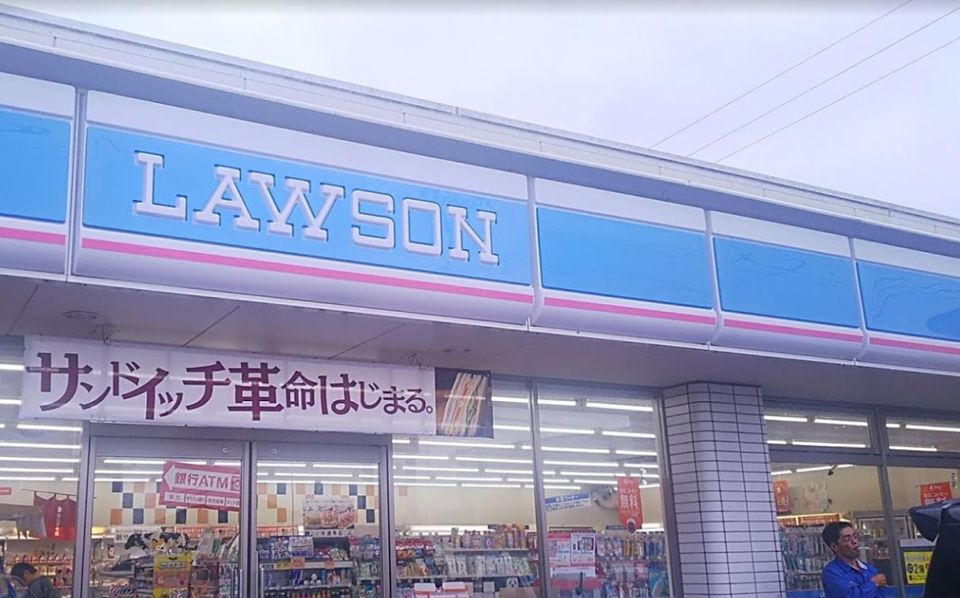 近くのローソン岡山辛川市場店まで589m（徒歩8分）