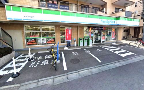 近くのファミリーマート幸区役所前店まで654m（徒歩9分）