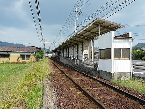 近くの高松琴平電鉄志度線六万寺駅まで438m(徒歩6分)