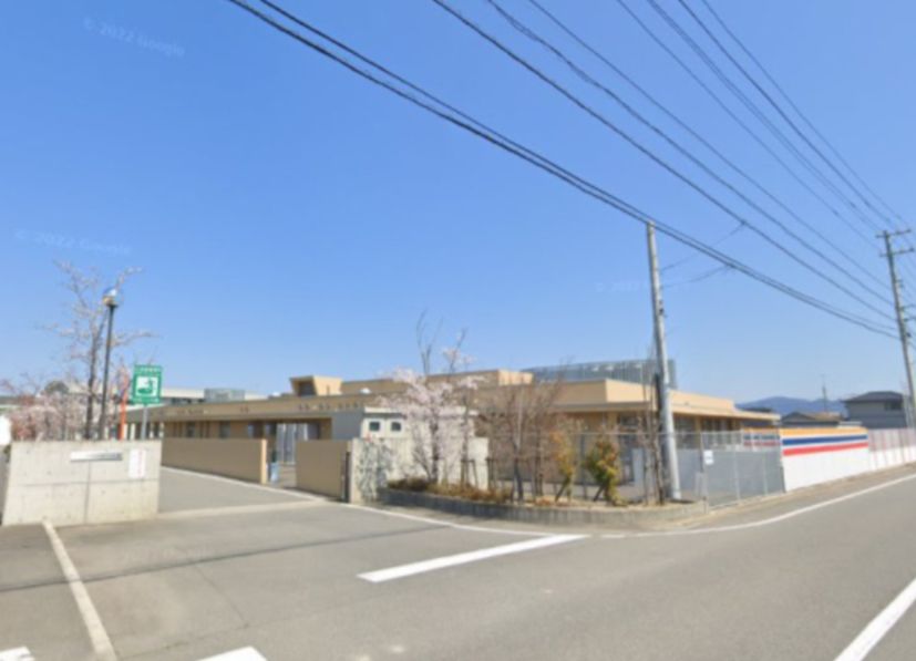 近くの引田こども園まで1,137m（徒歩15分）