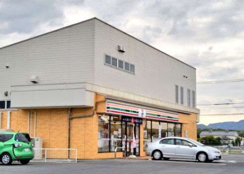 近くのセブンイレブン 総社岡谷店まで841m（徒歩11分）