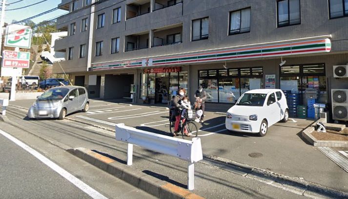 近くのセブンイレブン 横浜富岡東4丁目店まで69m（徒歩1分）
