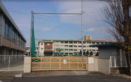 近くの岡山市立福浜中学校まで100m（徒歩2分）