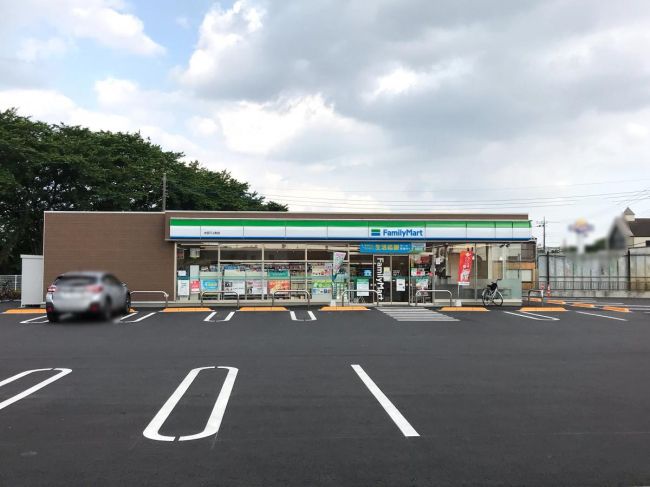 近くのファミリーマート 太田只上町店まで666m(徒歩9分)
