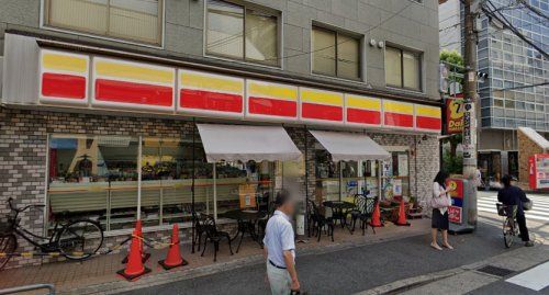近くのデイリーヤマザキ 兎我野町店まで195m(徒歩3分)