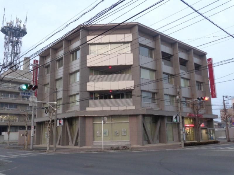 近くのアイオー信用金庫本店まで606m(徒歩8分)