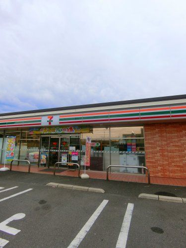 近くのセブンイレブン 大東諸福1丁目店まで855m（徒歩11分）