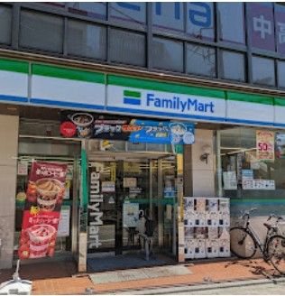 近くのファミリーマート 西永福駅前店まで251m（徒歩4分）