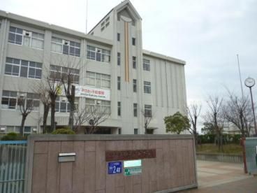 近くの神戸市立吉田中学校まで632m（徒歩8分）