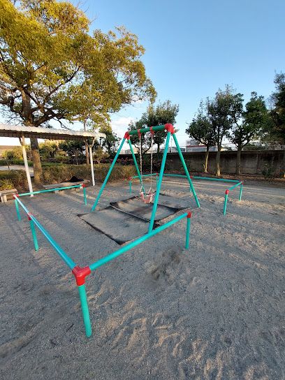 近くの堀江公園まで1,522m（徒歩20分）