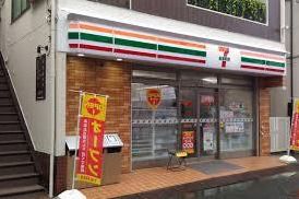 近くのセブンイレブン 横浜六浦駅南店まで400m（徒歩5分）