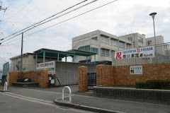 近くの中学校まで1,315m（徒歩17分）