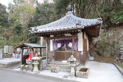 近くの岸落地蔵院まで145m(徒歩2分)