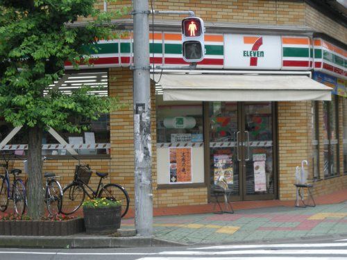 近くのセブンイレブン 西川口駅東口店まで297m(徒歩4分)