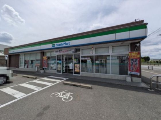 近くのファミリーマート 小牧味岡口店まで676m(徒歩9分)