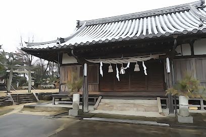 近くの富隈神社まで895m（徒歩12分）