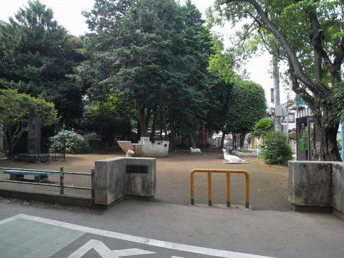 近くの本太児童公園まで417m（徒歩6分）