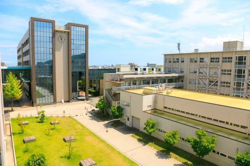 近くの徳島大学常三島キャンパスまで699m（徒歩9分）