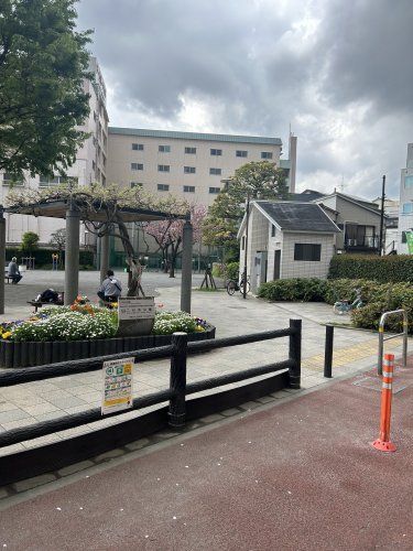 近くの二日市公園まで334m（徒歩5分）