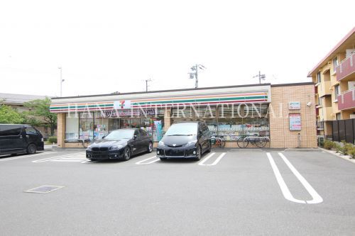 近くのセブン-イレブン 浦安堀江6丁目店まで355m(徒歩5分)