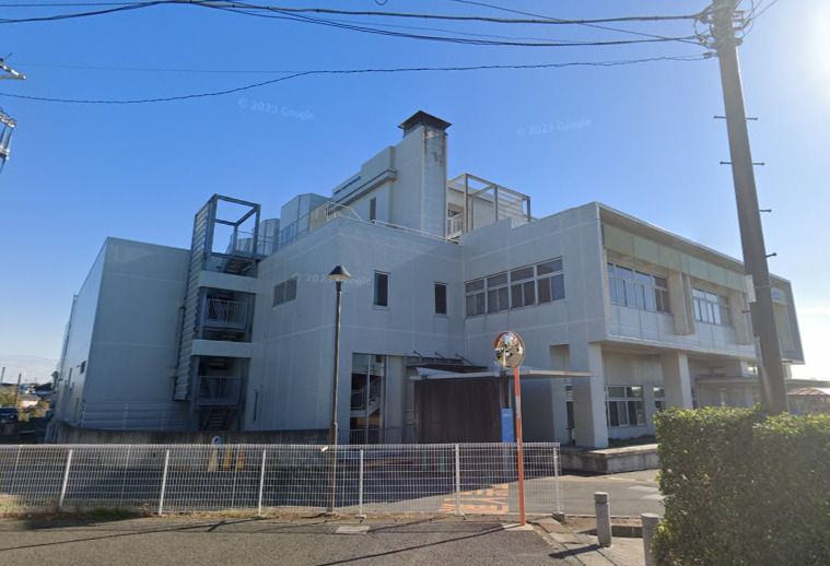 近くの三浦市立病院まで1,227m（徒歩16分）